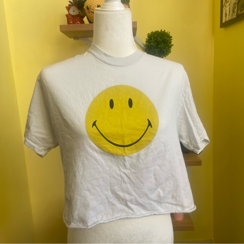 ORIGINAL SMILEYS WHITE CROPPED TOP